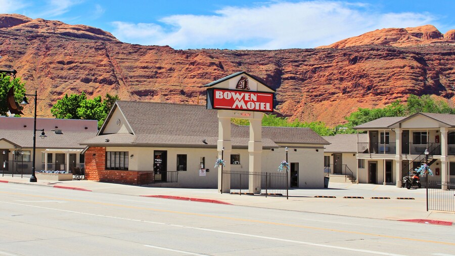 Bowen Motel