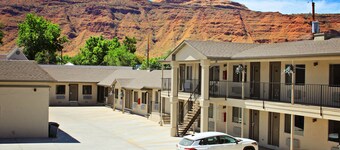 Bowen Motel