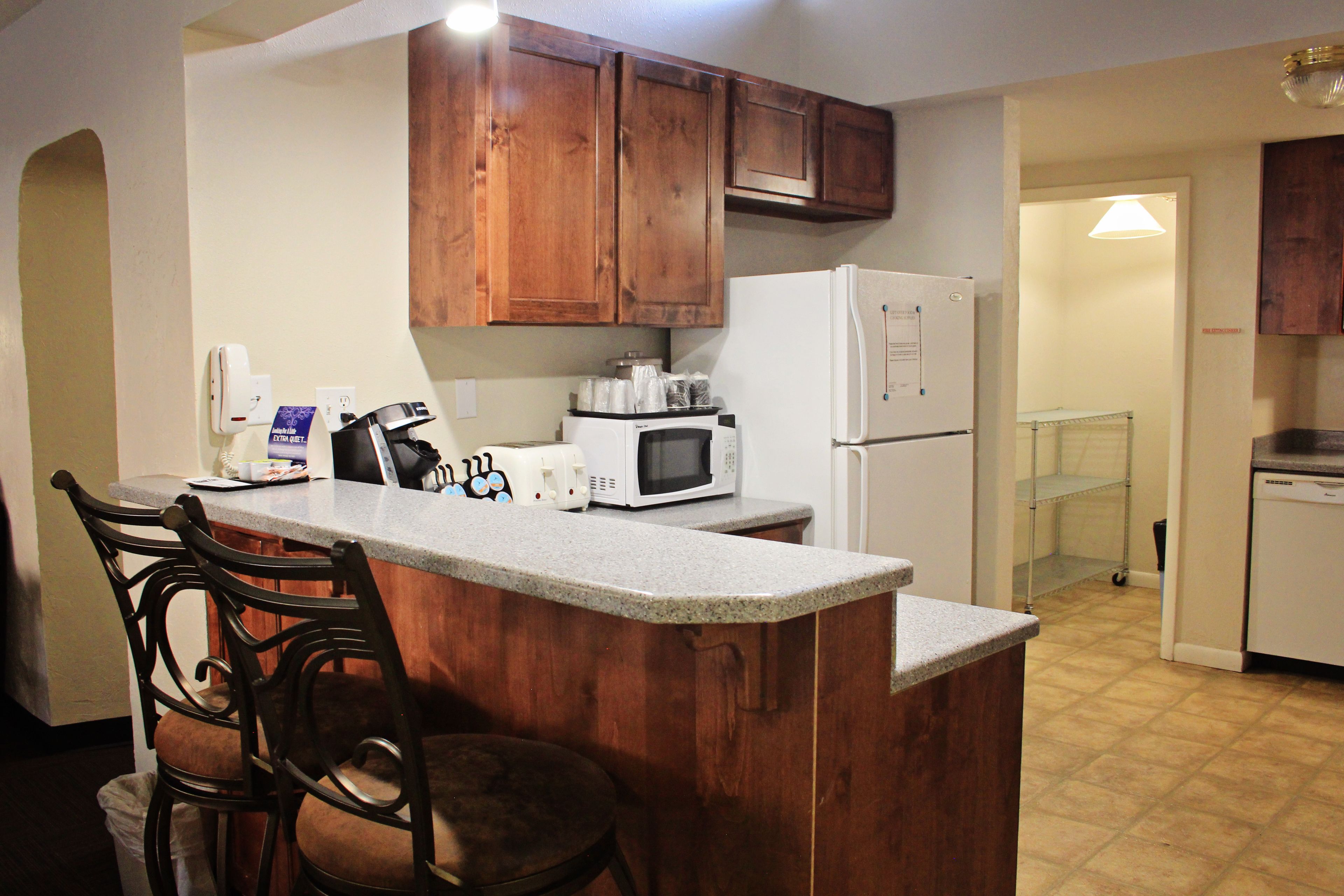 Deluxe Apartment, 3 Bedrooms | Private kitchen | Fridge, microwave, coffee/tea maker