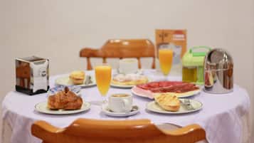 Desayuno continental todos los días (con cargo)
