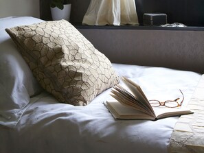 Single Room | Hypo-allergenic bedding, in-room safe, individually decorated - B&B Rafters (Abingdon)