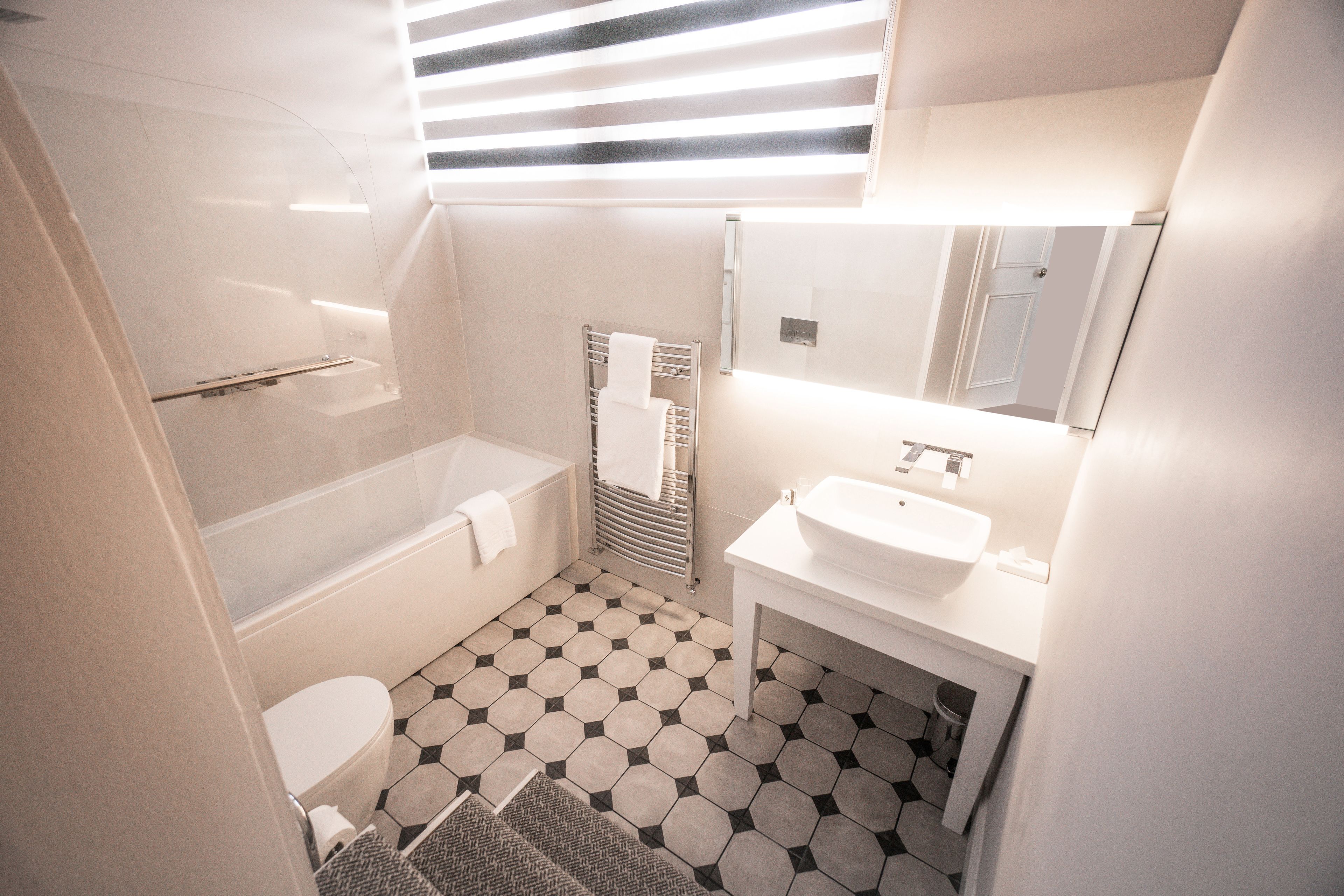 four poster room | bathroom | free toiletries, hair dryer, towels