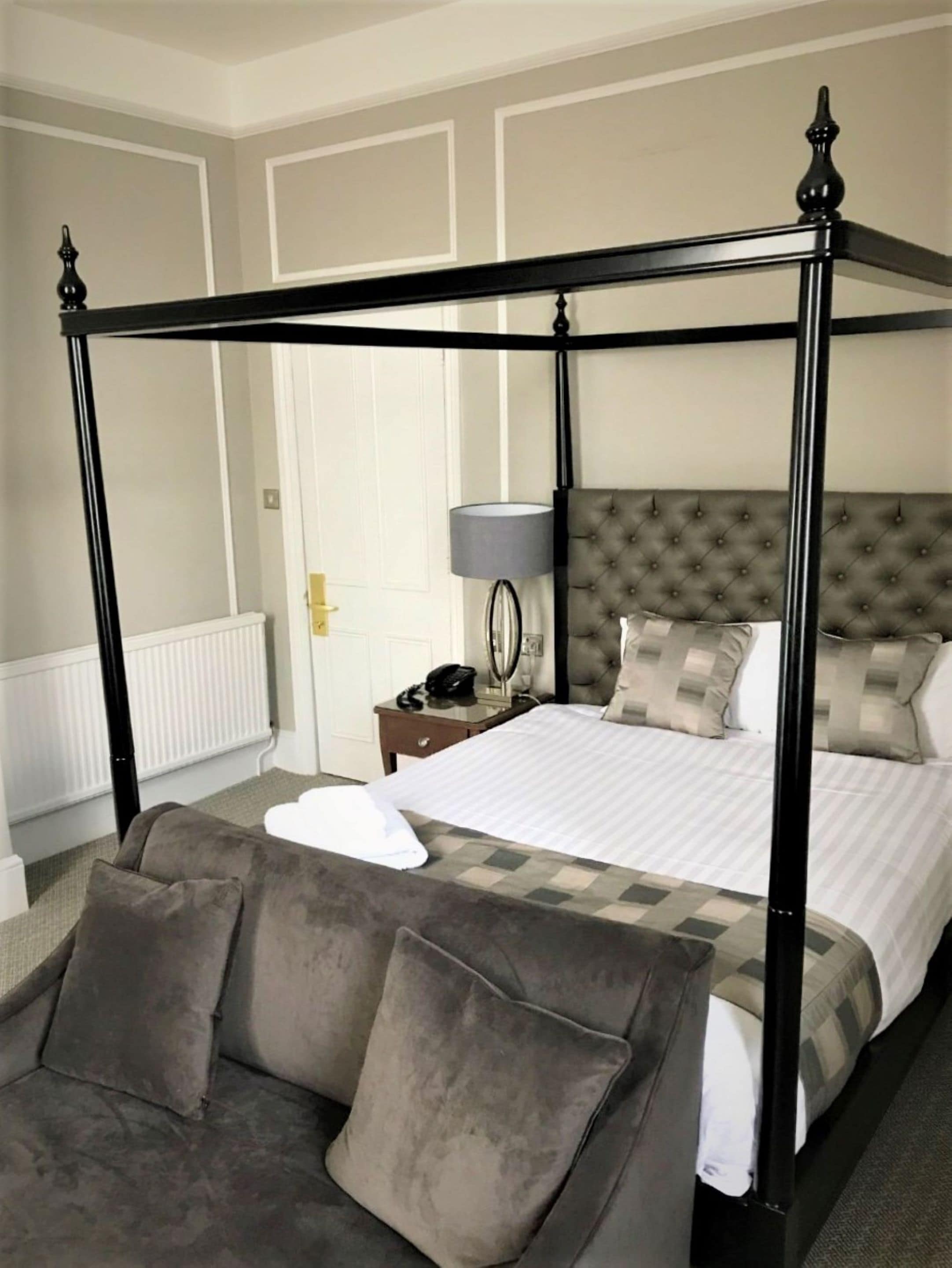 four poster room | desk, iron/ironing board, free wifi