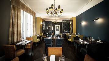 Lunch and dinner served
