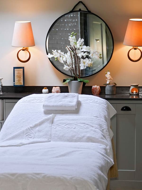Body treatments, body wraps, body scrubs, facials, 5 treatment rooms