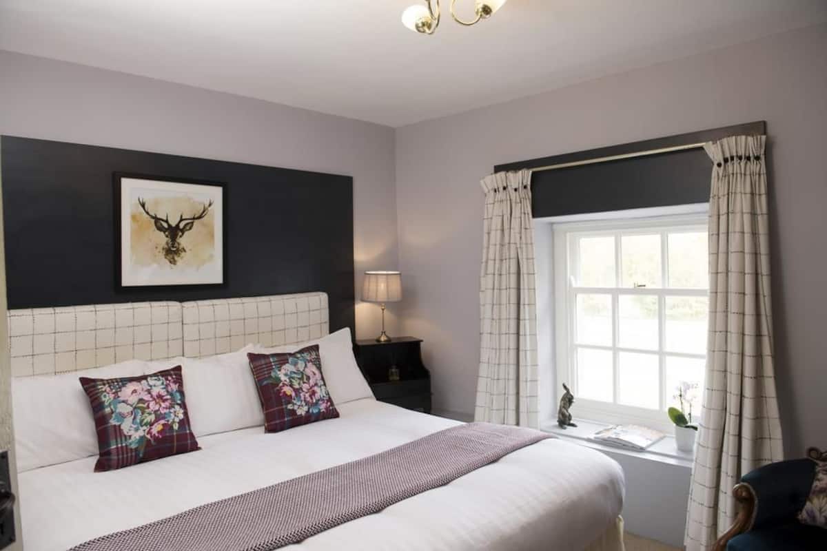 Deluxe Double Room, 1 Double Bed | In-room safe, desk, iron/ironing board, free WiFi