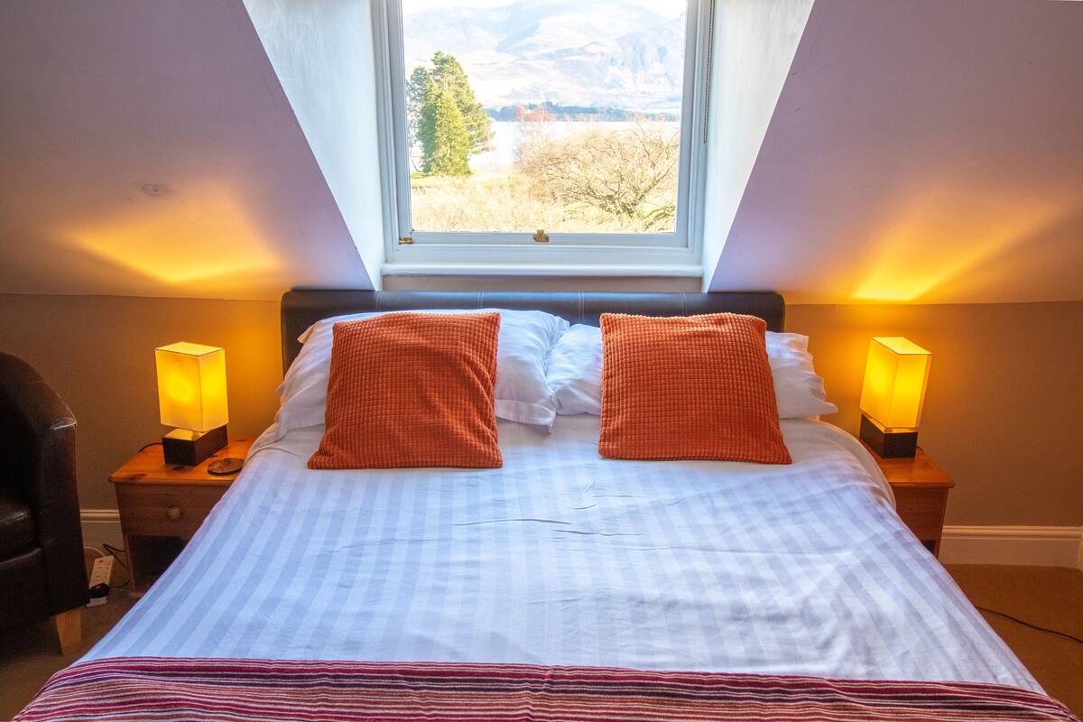 Standard Double Room | Iron/ironing board (on request), WiFi (free), individually decorated