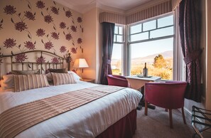 Habitación doble superior | Decoración personalizada y muebles diferentes