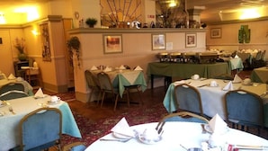 Restaurant - New Osterley Hotel (Blackpool)