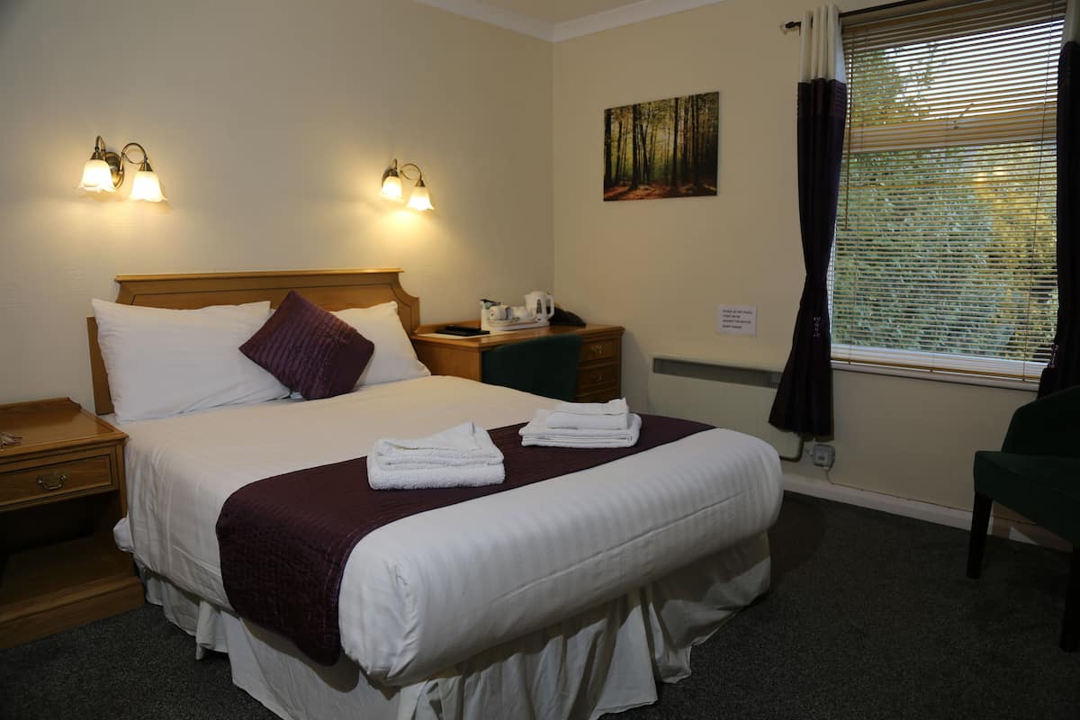 Premium bedding, iron/ironing board, free WiFi, bed sheets