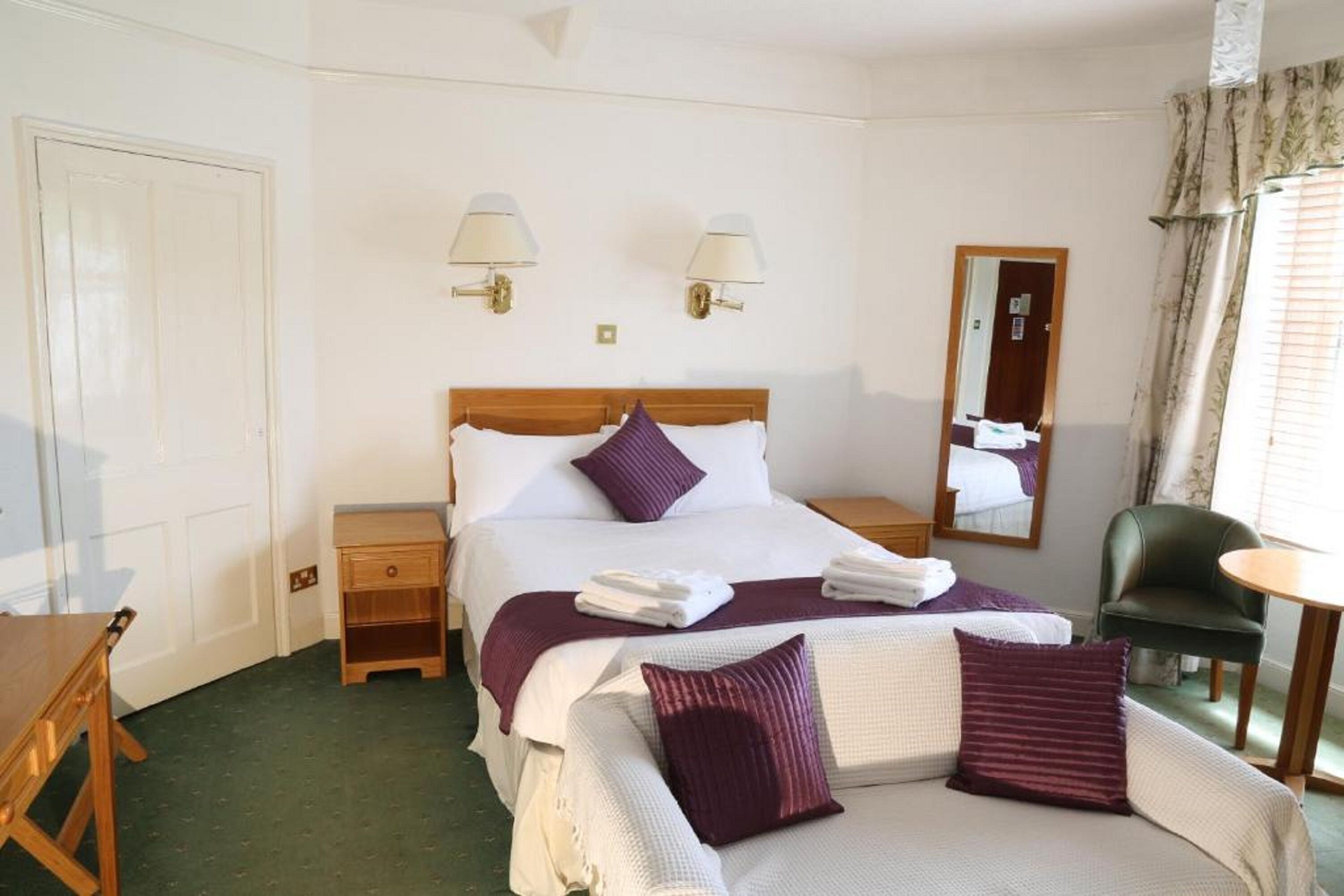 Premium bedding, iron/ironing board, free WiFi, bed sheets