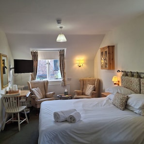 Classic Double Room, 1 King Bed | Egyptian cotton sheets, premium bedding, individually decorated - The Abbey Hotel and Apartments (Bury St Edmunds)
