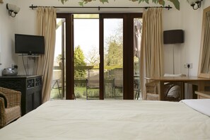 Studio | Individually furnished, iron/ironing board, wheelchair access - Iffin Farmhouse Accommodation (Canterbury)