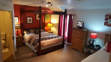 Quadruple Room (Four Poster) | Desk, soundproofing, iron/ironing board, free WiFi