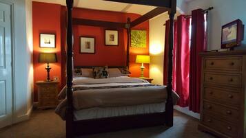 Quadruple Room (Four Poster) | Desk, soundproofing, iron/ironing board, free WiFi