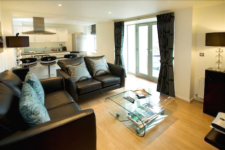 42-inch flat-screen TV with satellite channels, plasma TV, DVD player. Chelmsford Serviced Apartments