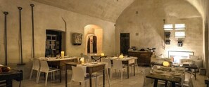 Free daily continental breakfast  - Corte San Pietro (Matera)