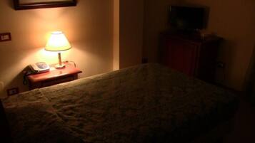 Phòng đơn | Minibar, két bảo mật tại phòng, bàn