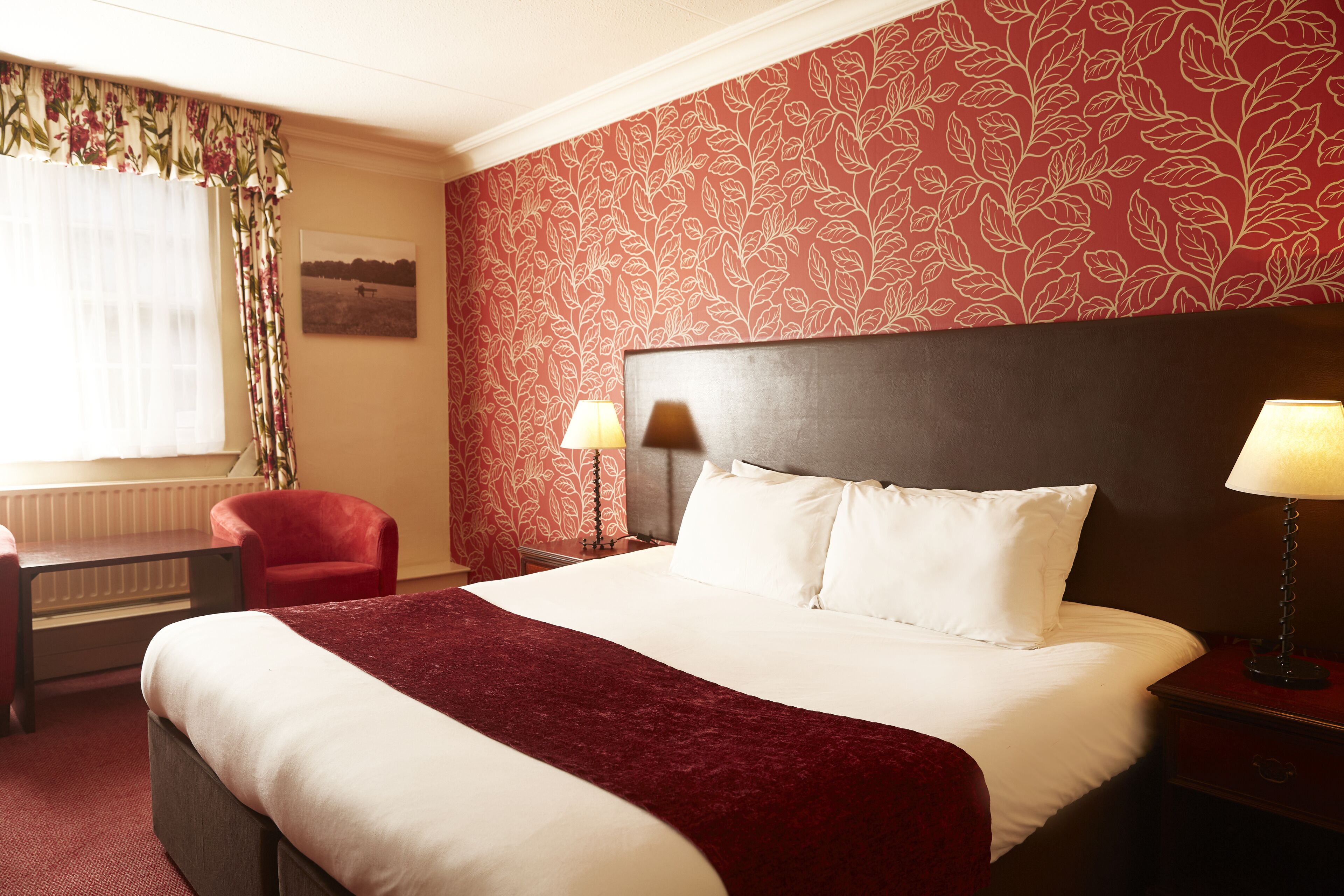 Double Room | In-room safe, desk, free WiFi, bed sheets