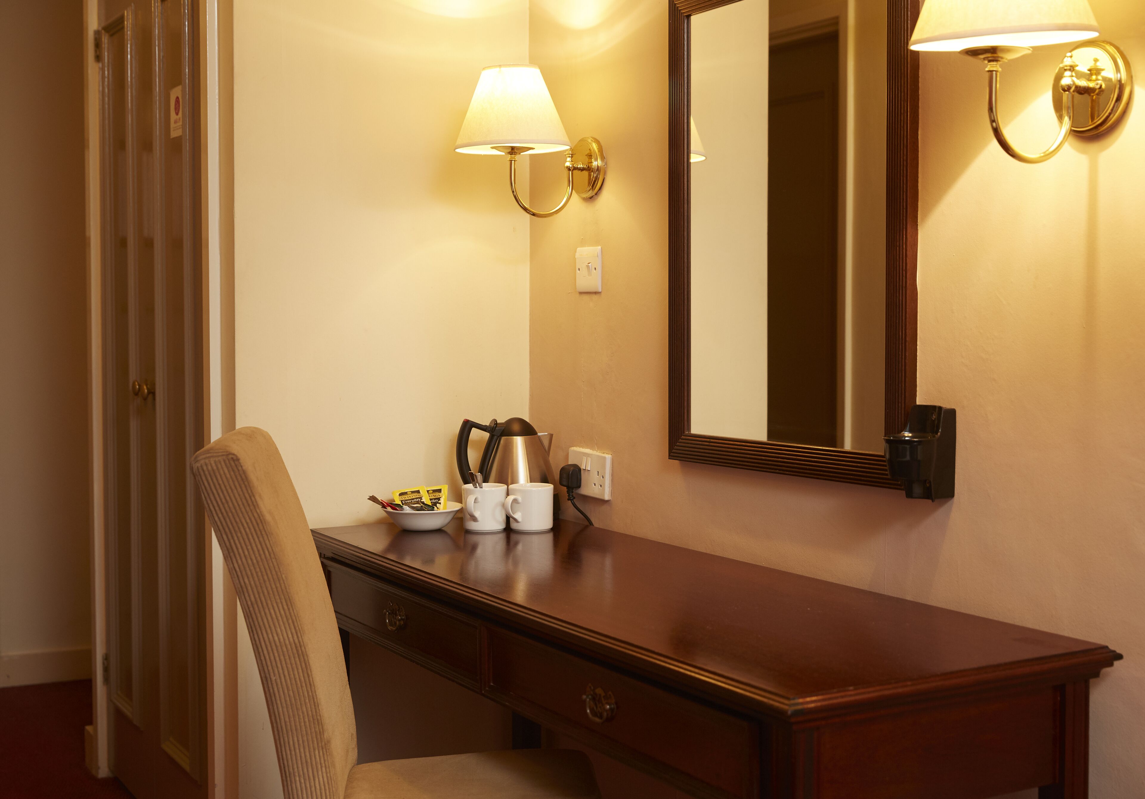 in-room safe, desk, free wifi