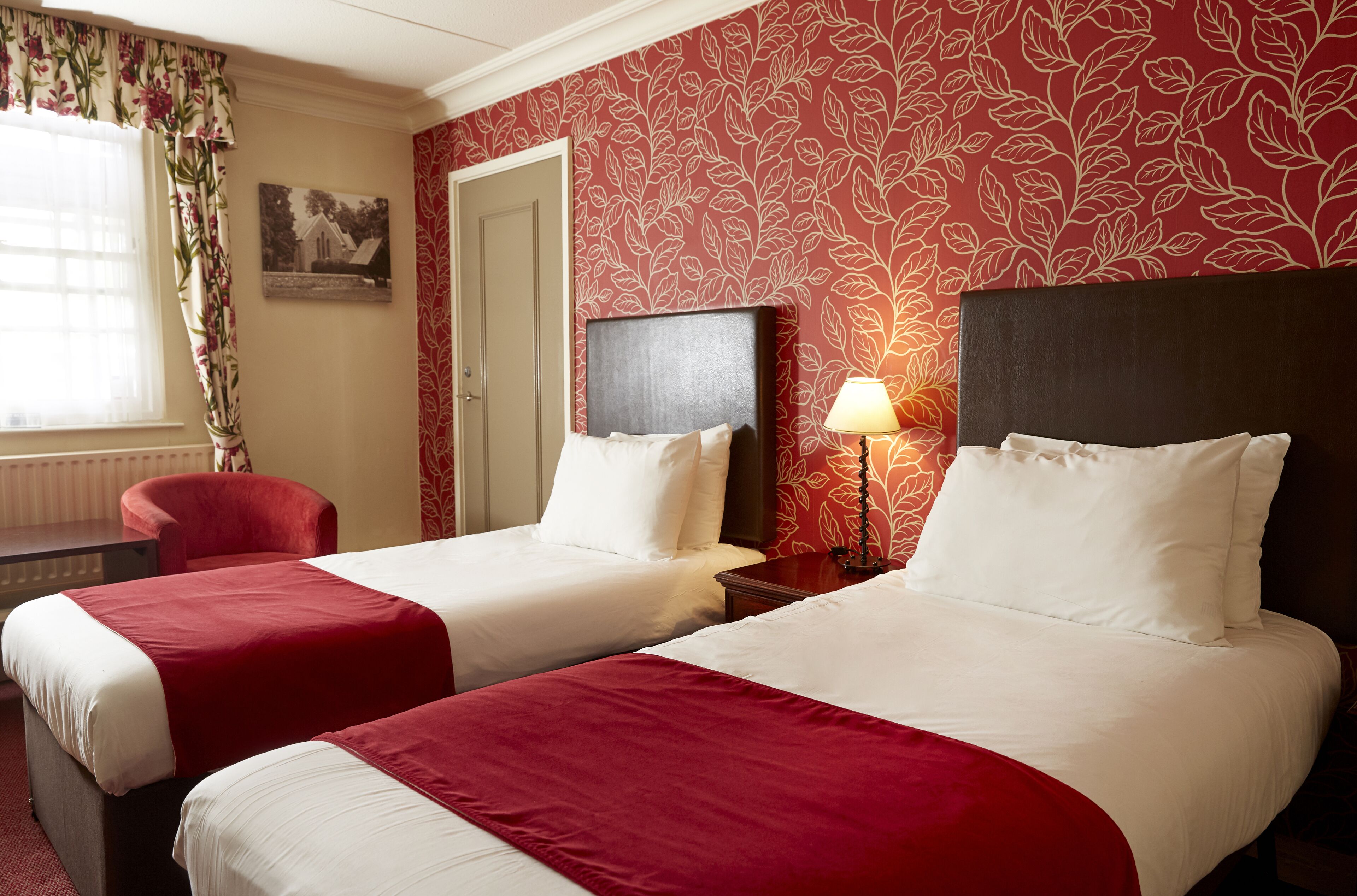 Twin Room | In-room safe, desk, free WiFi, bed sheets