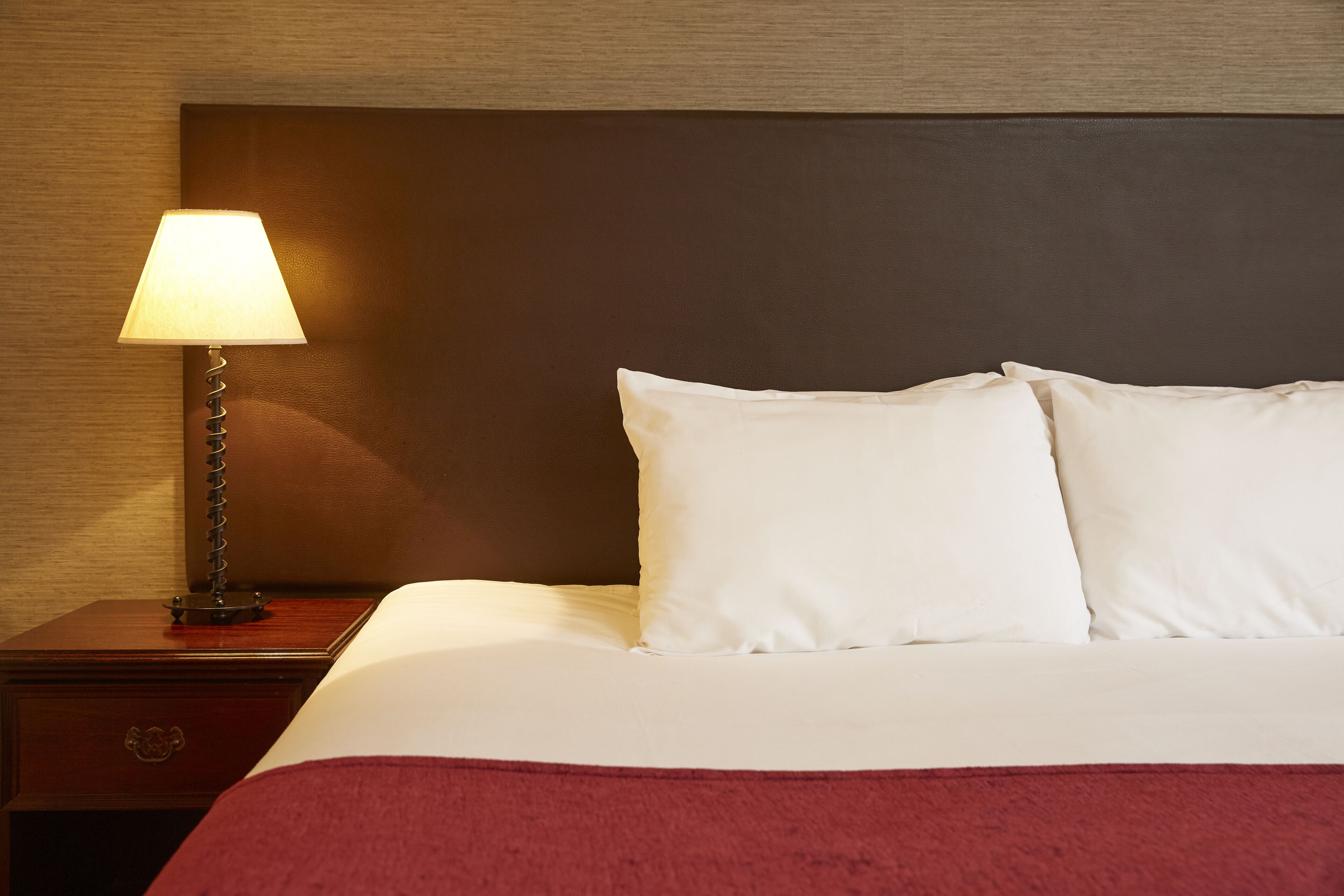 executive double room | in-room safe, desk, free wifi