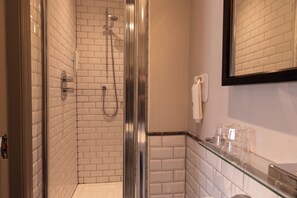 Habitación familiar | Baño | Secadora de cabello y toallas 