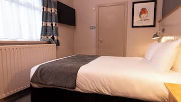 Chambre Double | Bureau, fer et planche Ă repasser, Wi-Fi gratuit, draps fournis