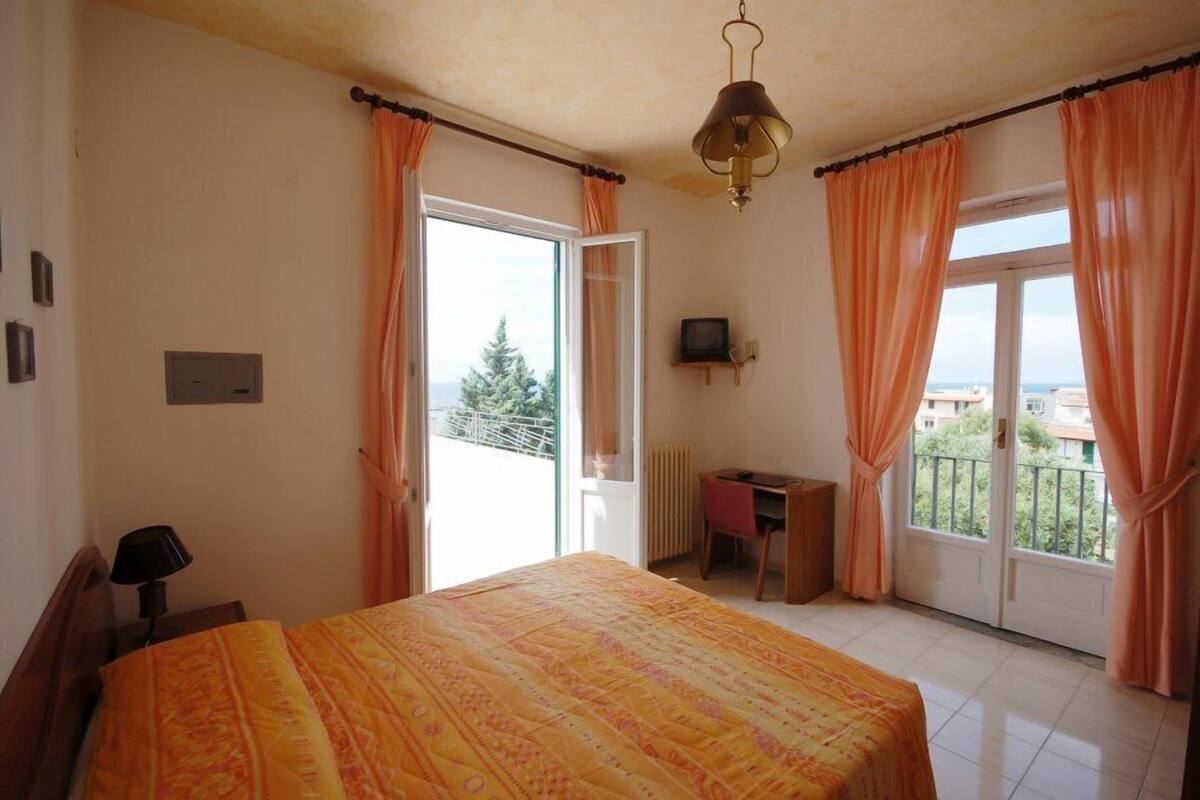 1 chambre, coffres-forts dans les chambres, bureau, Wi-Fi gratuit