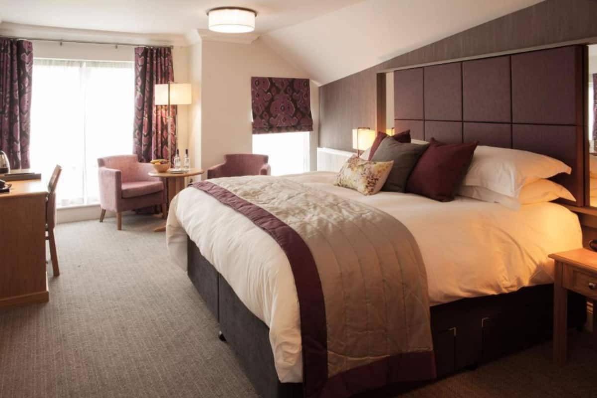 Executive-Zweibettzimmer, Flussblick | Bettwäsche aus ägyptischer Baumwolle, hochwertige Bettwaren