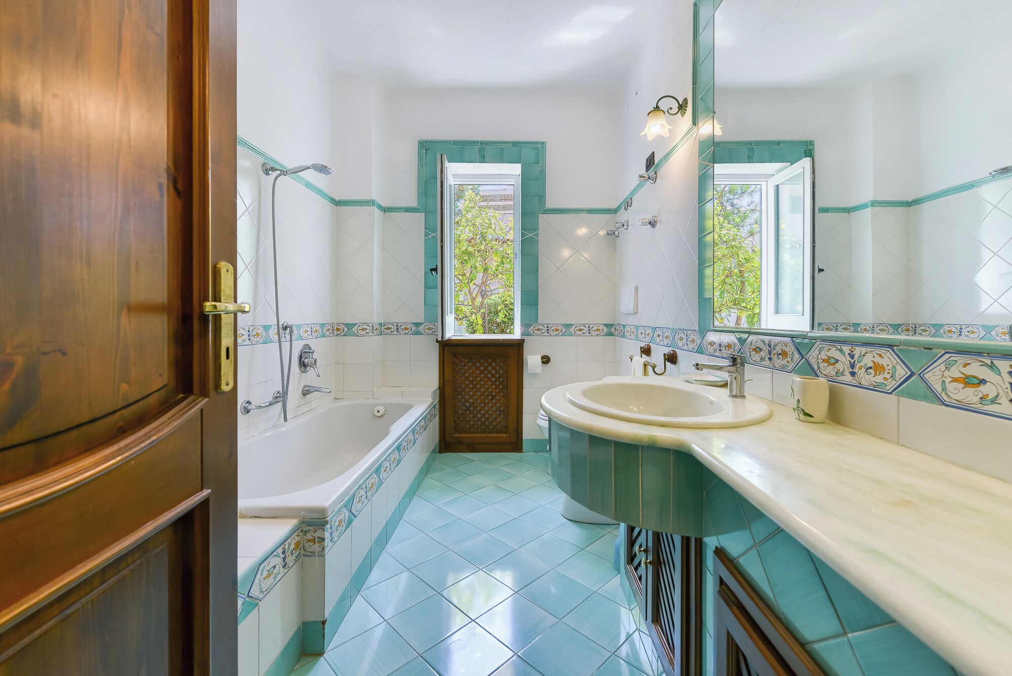 traditional room | bathroom | shower, free toiletries, hair dryer, bathrobes