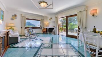 Suite Comfort | Una cassaforte in camera, una scrivania, Wi-Fi gratuito, lenzuola