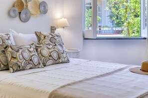 Comfort Suite | In-room safe, desk, free WiFi, bed sheets - Hotel Villa Melodie - Adults Only (Forio)