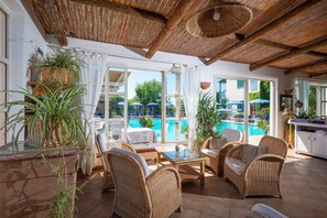 Poolside bar - Hotel Villa Melodie - Adults Only (Forio)