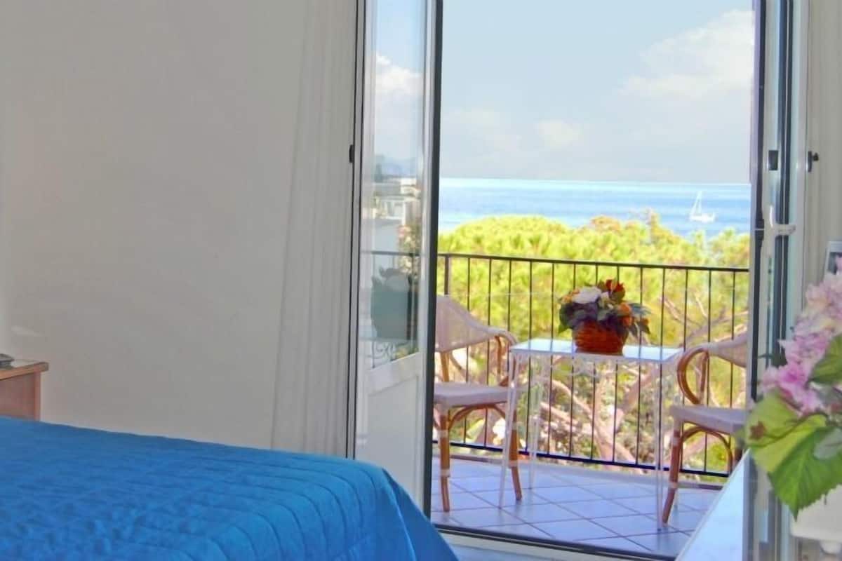 1 bedroom, minibar, in-room safe, desk