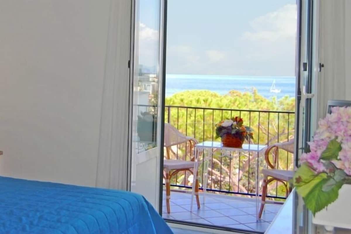 1 bedroom, minibar, in-room safe, desk