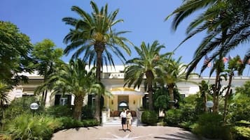 Fachada de la propiedad
