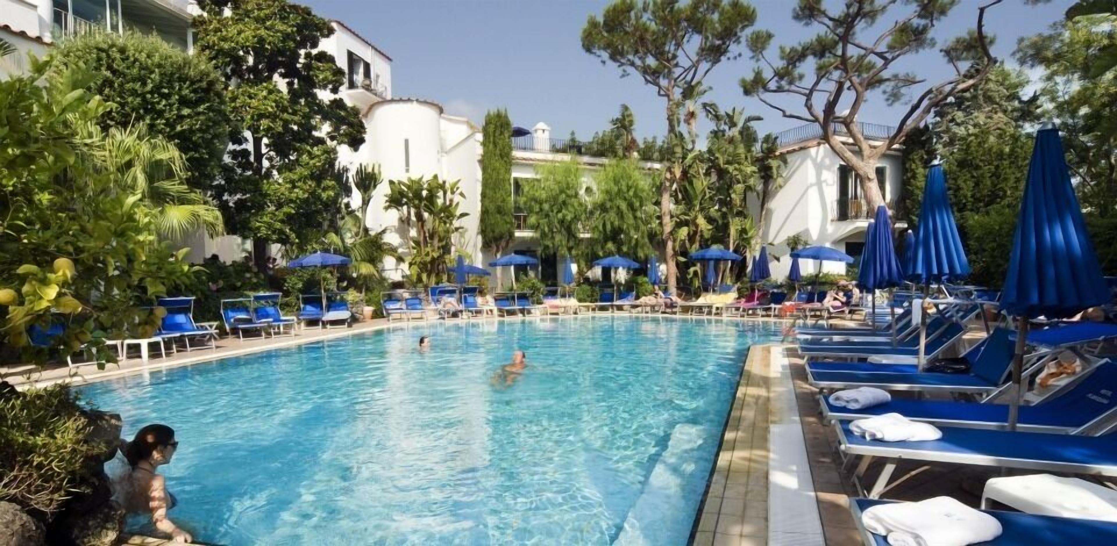 indoor pool, 2 outdoor pools, pool loungers