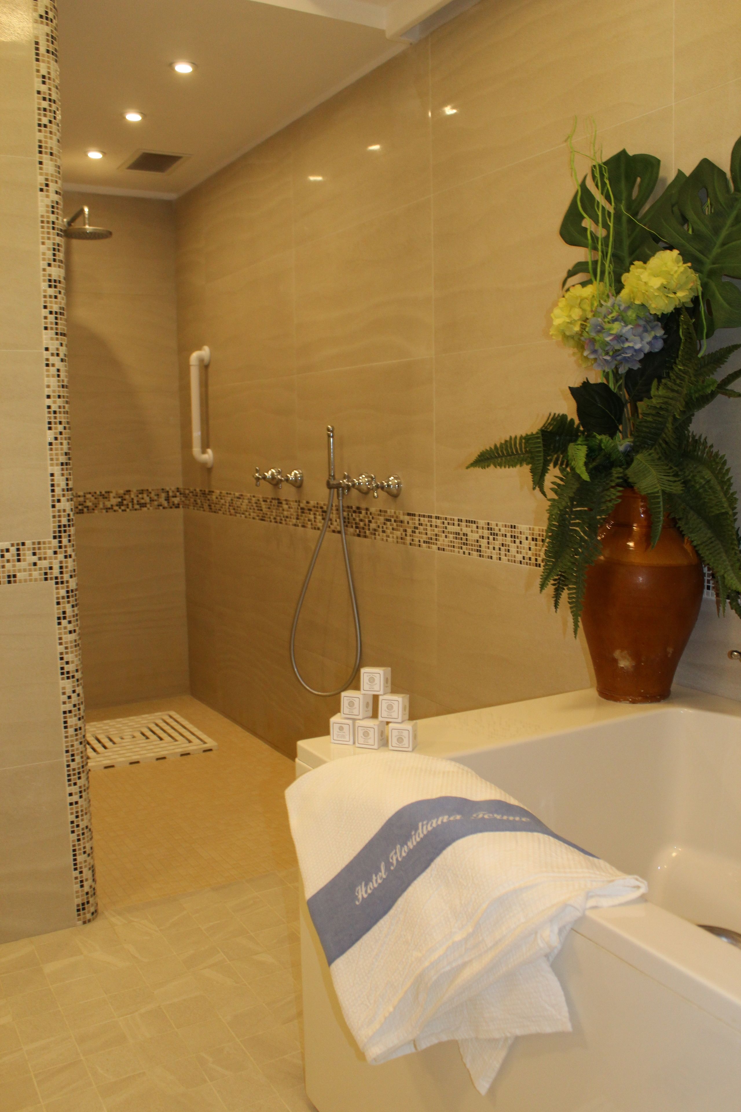 hot tub, body treatments, mud baths, aromatherapy, hot stone massages