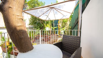 Doppel- oder Zweibettzimmer, Nichtraucher, Gartenblick | Balkon