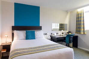 Double Room, 1 Double Bed, Non Smoking | In-room safe, desk, laptop workspace, iron/ironing board - Cranfield Management Development Centre (Bedford)
