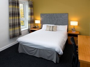 Schreibtisch, Bügeleisen/Bügelbrett, kostenloses WLAN, Bettwäsche