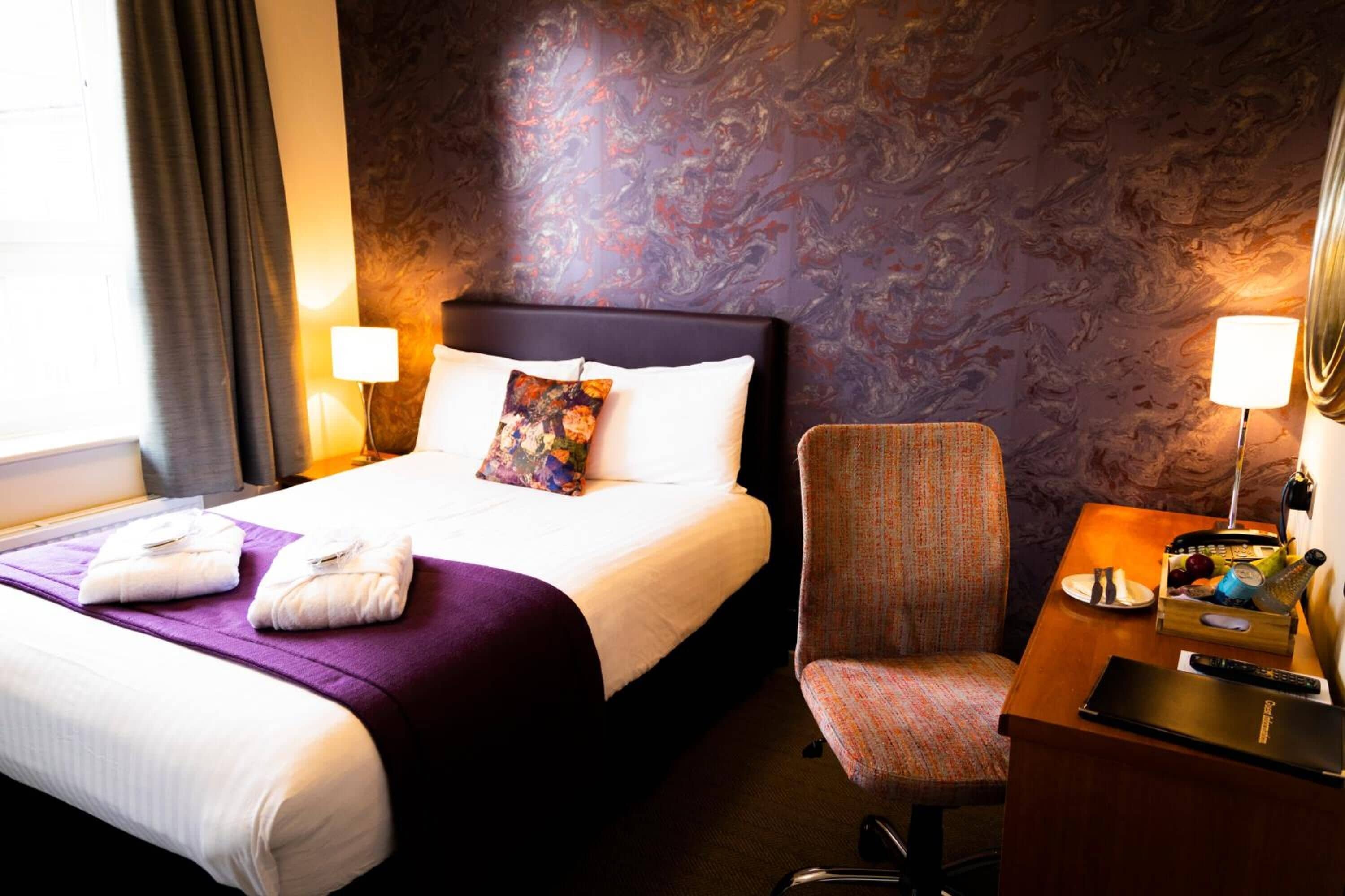 double room, 1 double bed, non smoking | desk, iron/ironing board, free wifi, bed sheets