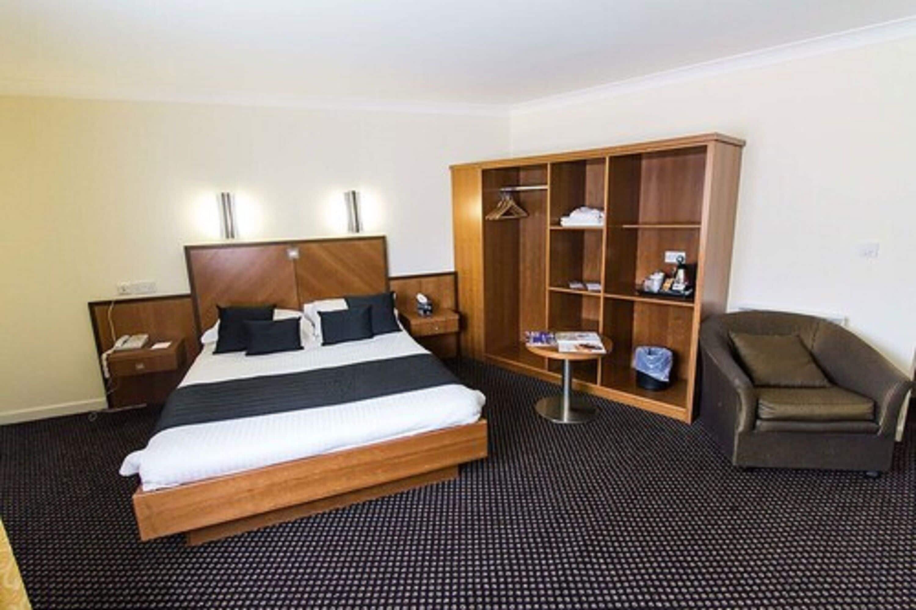 superior double room | desk, iron/ironing board, free cots/infant beds, free wifi