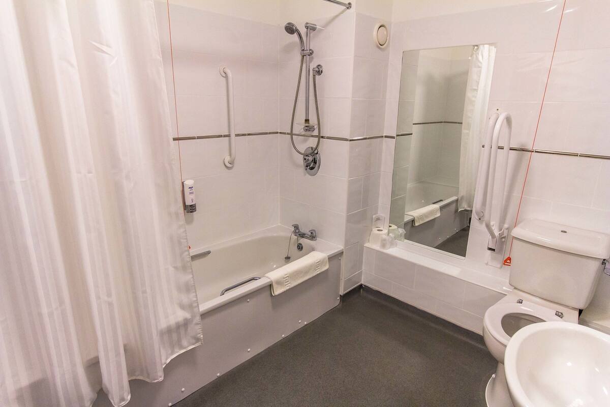 twin room, 2 single beds | bathroom | free toiletries, hair dryer, towels