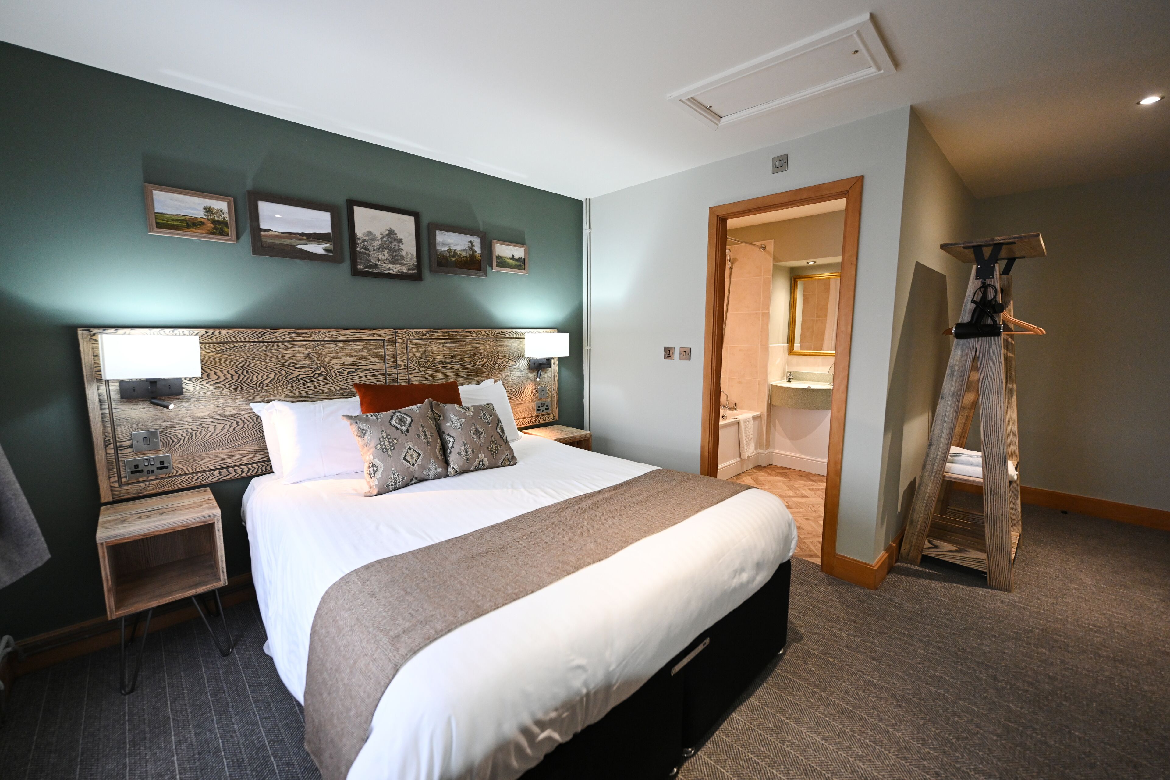 Photo - Crewe & Harpur, Derby by Marston's Inns