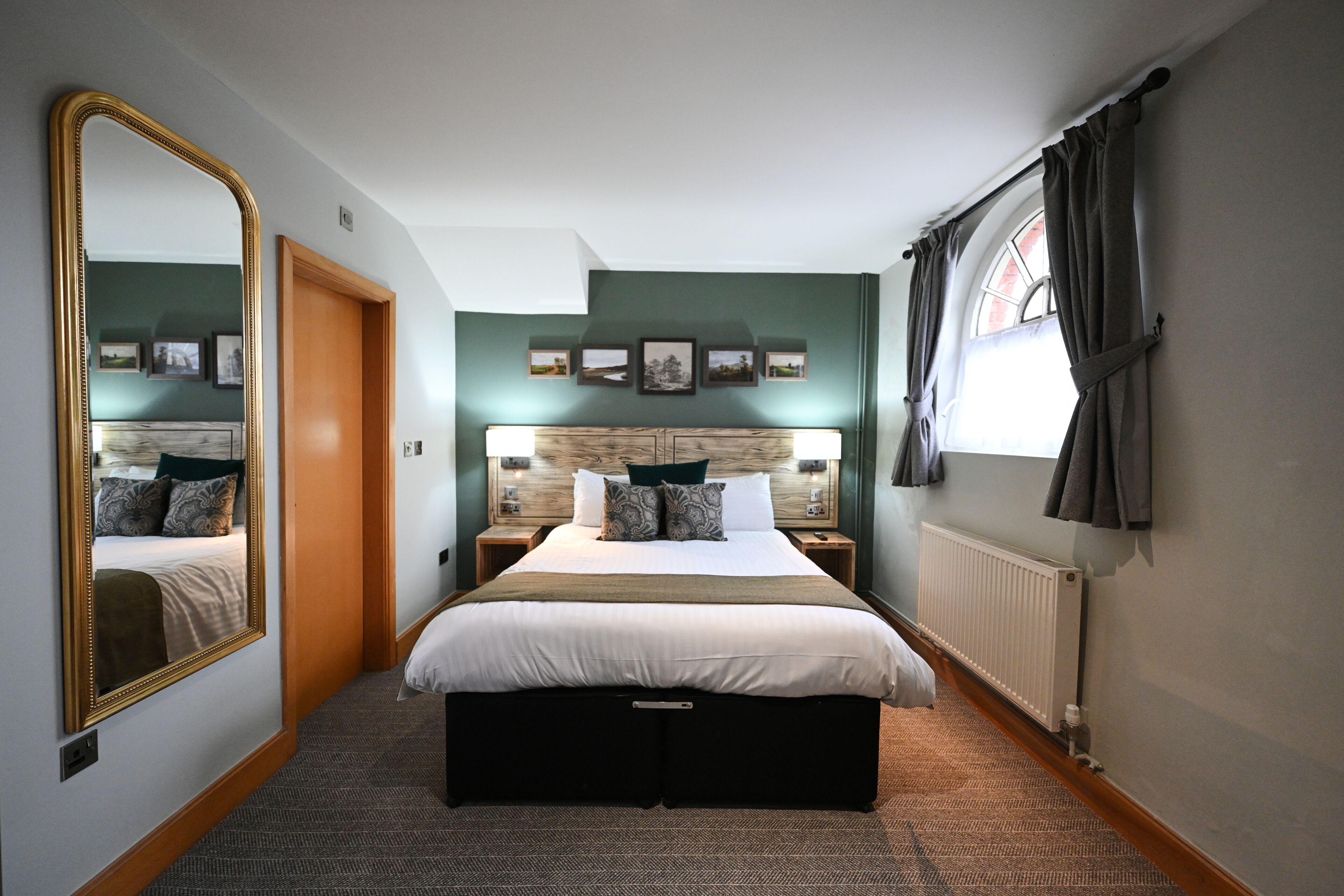 Photo - Crewe & Harpur, Derby by Marston's Inns