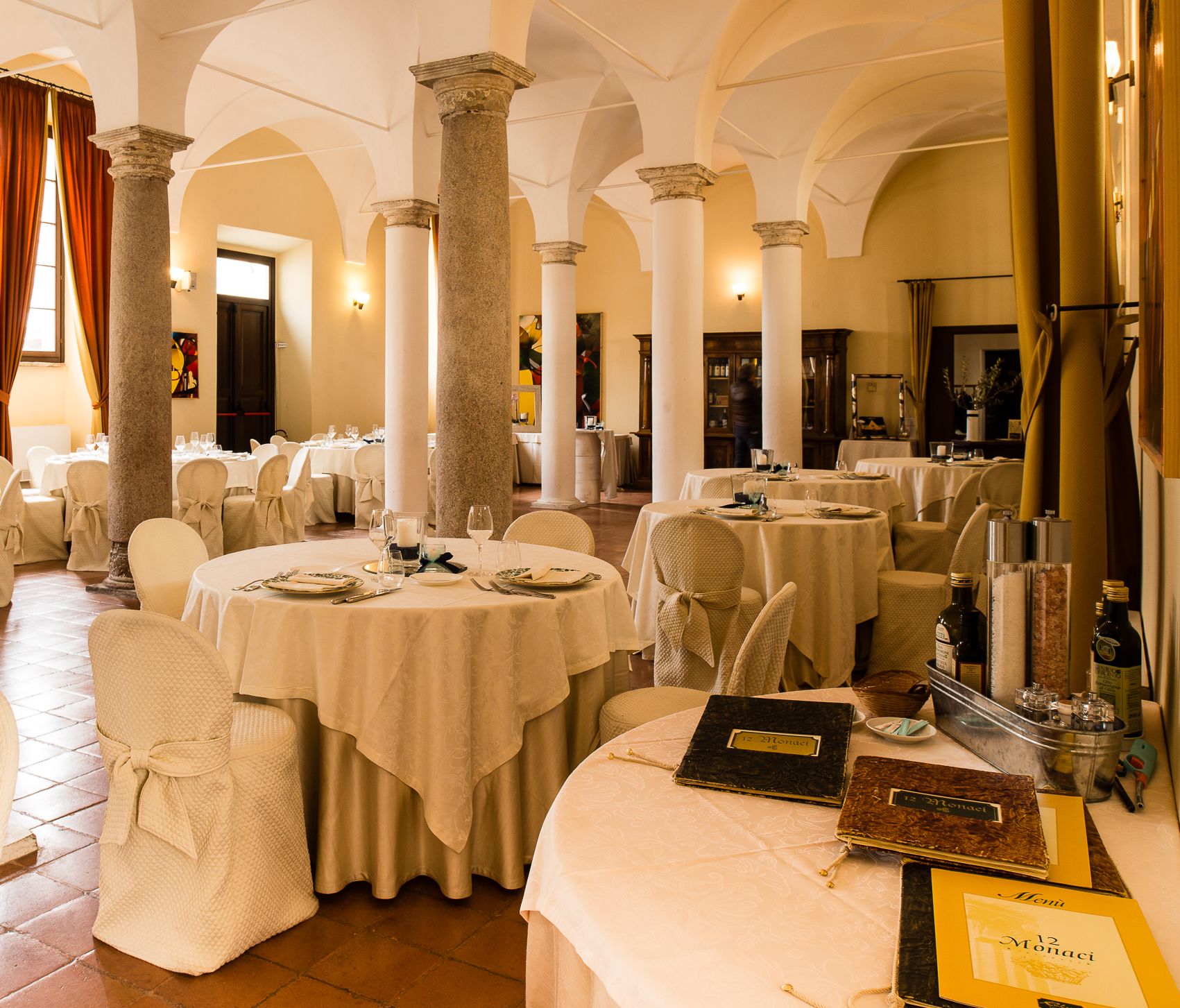 Petit déjeuner et dîner servis sur place, spécialités Cuisine régionale