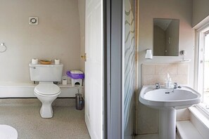 Bathroom - OYO The Billingford Horseshoes (Diss)