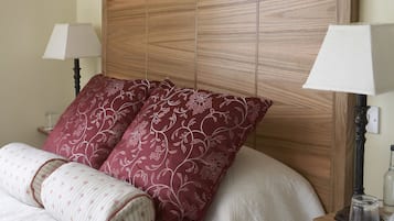 Double Room | Egyptian cotton sheets, premium bedding, pillow-top beds, desk